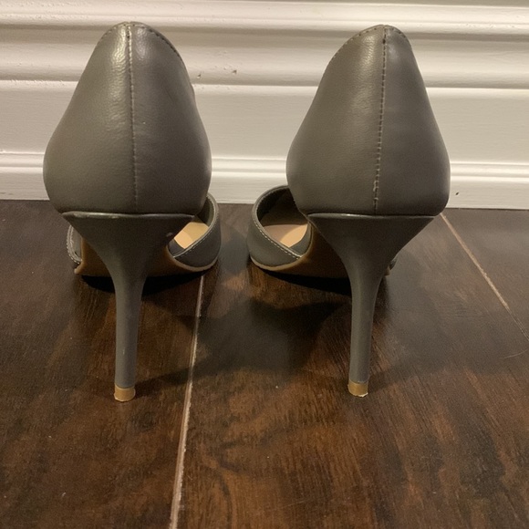 *2 items for $20* Like New Gray Town Shoes Leather Stelletos - Picture 4 of 6
